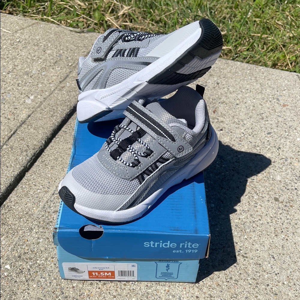 Stride Rite Kids' Black and Gray Sneakers